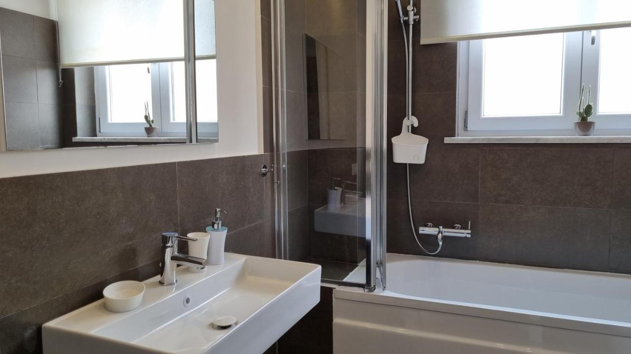 Location10 Bed and Breakfast Palermo Buitenkant foto