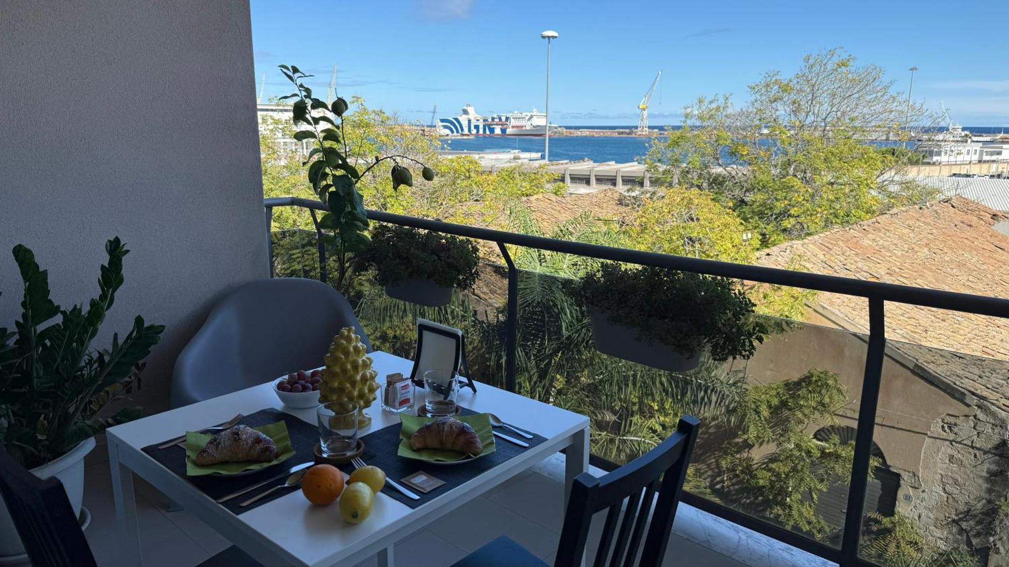 Location10 Bed and Breakfast Palermo Buitenkant foto